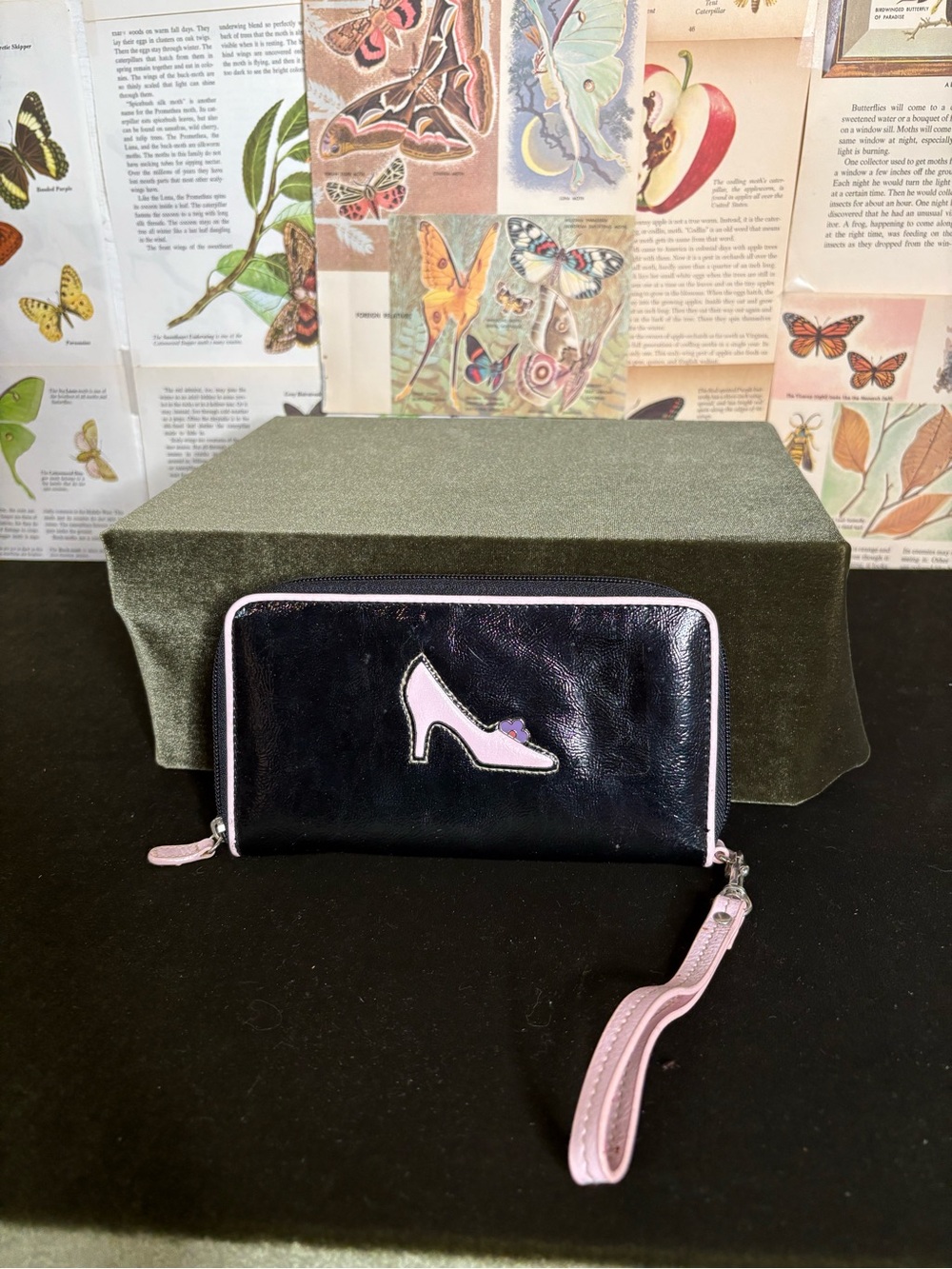 Women's Black and Pink Wristlet Wallet nwt vintage kohls